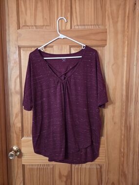 a.n.a Marled Plum Short-Sleeve V-Neck Top with Front Twist